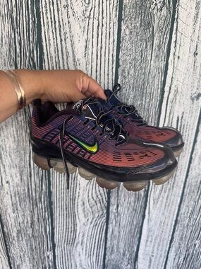 Nike VaporMax Plus  Iridescent Red-Purple with Black and Teal Accents
